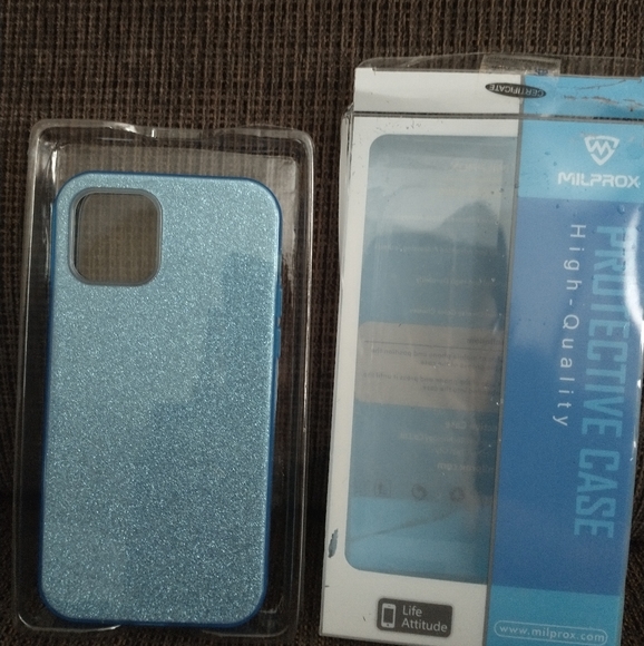 iphone 12 Max Case - Picture 2 of 4